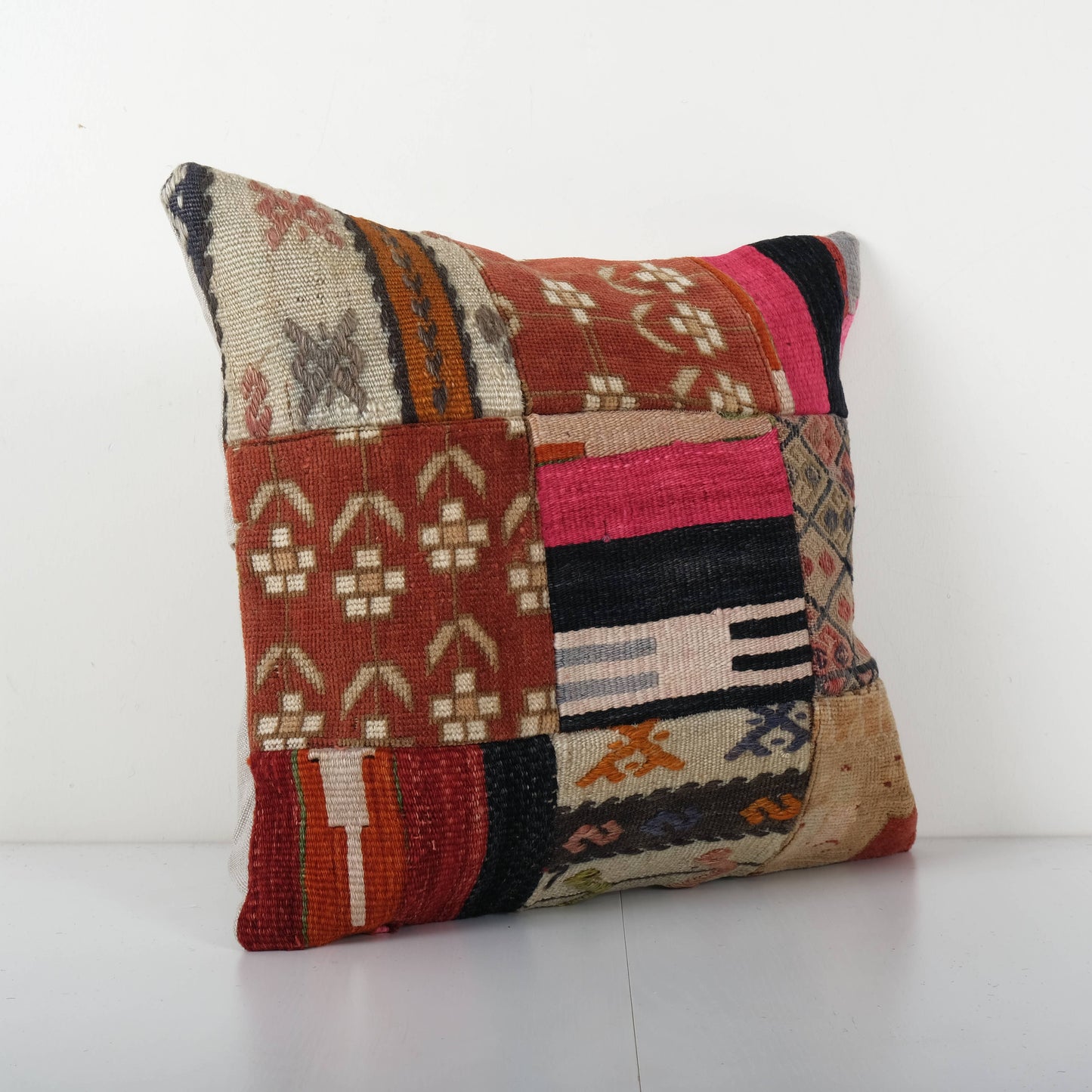 Hand Embroidery, Kurdish rug Pillow | 18" x 19"