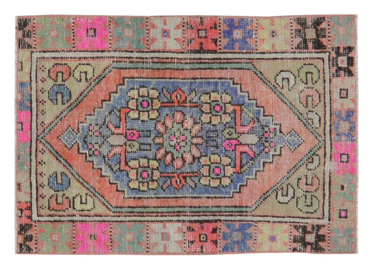 Vintage Turkish Anatolian 2' 6" x 3' 9"