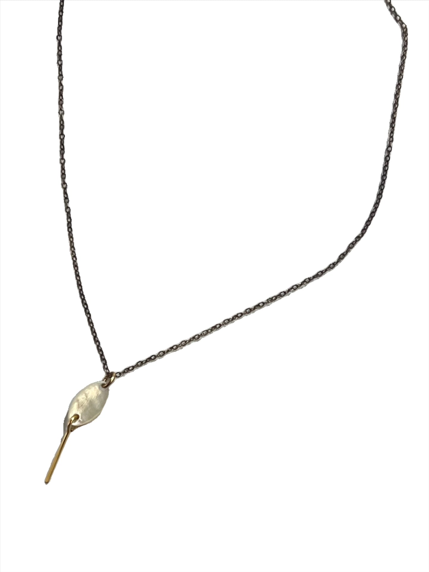 JADEWATER DESIGN | Oval Mother of Pearl on Oxidized Silver Chain