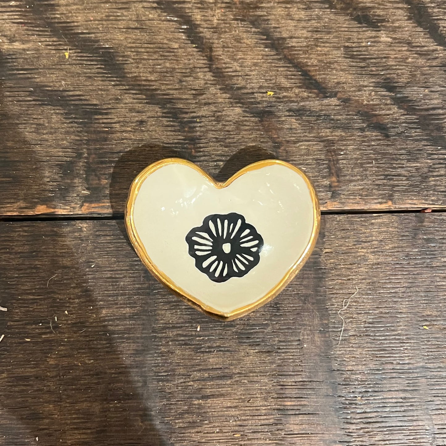 HSIEH CLAY| Handmade Heart-Shaped Floral & 22K Catchall Jewelry Dish