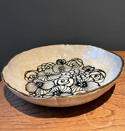 HSIEH CLAY | Handmade Stoneware Large Serving Bowl – Floral 22kt Gold