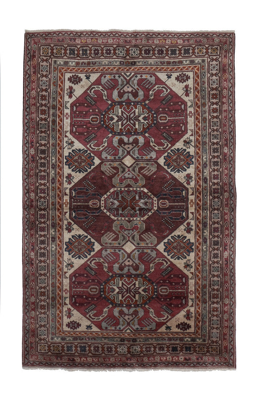 Vintage Caucasian 4'4'' x 6'9''