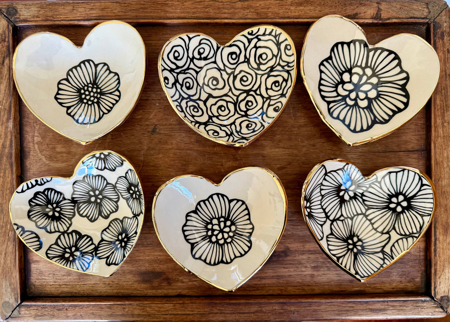 HSIEH CLAY | Handmade Heart-Shaped Floral 22K Gold Catchall Jewelry Dish