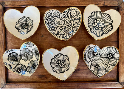 HSIEH CLAY | Handmade Heart-Shaped Floral 22K Gold Catchall Jewelry Dish