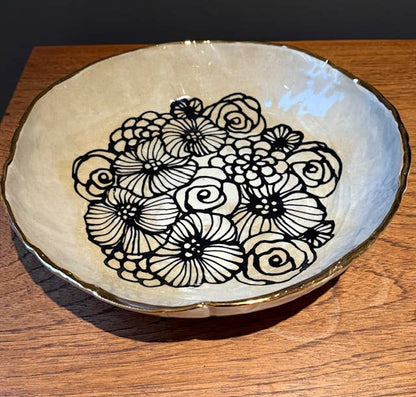HSIEH CLAY | Handmade Stoneware Large Serving Bowl – Floral 22kt Gold