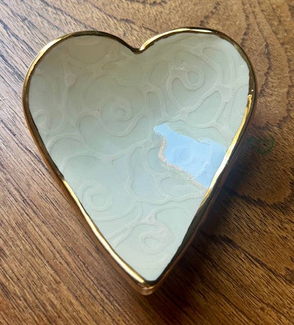 HSIEH CLAY | 4" Handmade Heart Trinket Dish – 22K Gold & Floral Design