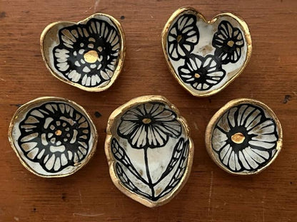 HSIEH CLAY| Handmade Heart-Shaped Floral & 22K Catchall Jewelry Dish
