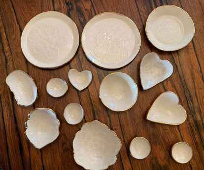 HSIEH CLAY | 4" Handmade Heart Trinket Dish – 22K Gold & Floral Design