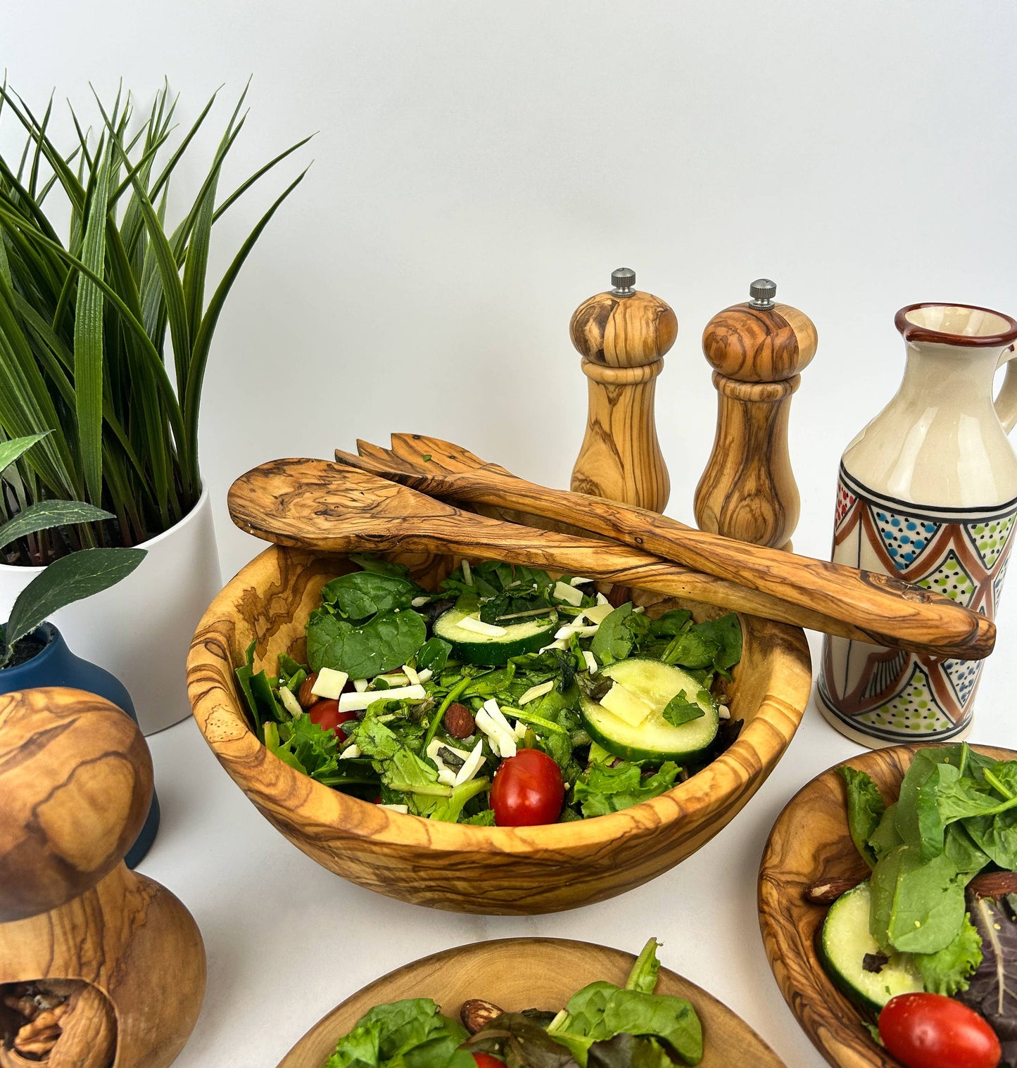 Olive Wood Family Salad Bowl: 11"