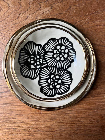 HSIEH CLAY | 7" Handmade Floral Round Ceramic Dish with 22K Gold Accents