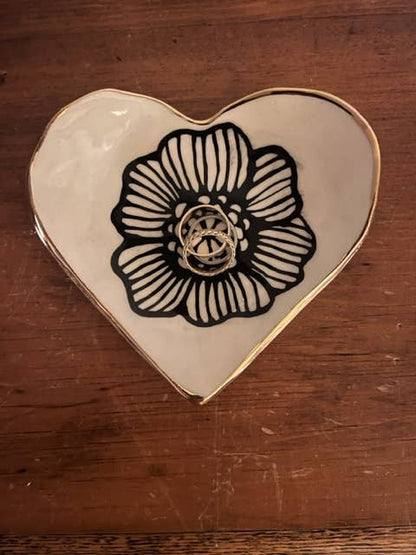 HSIEH CLAY | Handmade Heart-Shaped Floral 22K Gold Catchall Jewelry Dish