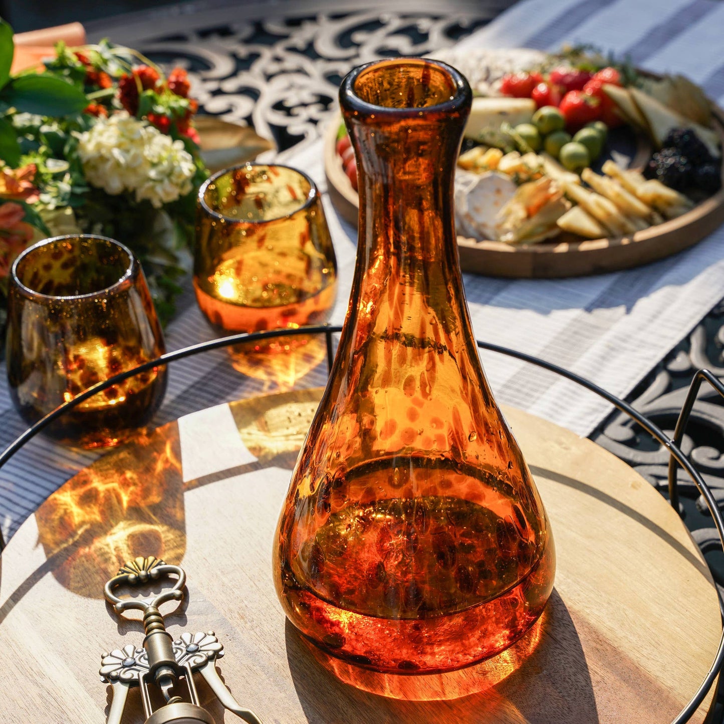Segunda Vida Tortuga Hand Blown Recycled Glass Wine Decanter