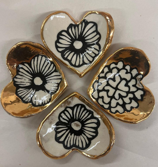 HSIEH CLAY| Handmade Heart-Shaped Floral & 22K Catchall Jewelry Dish