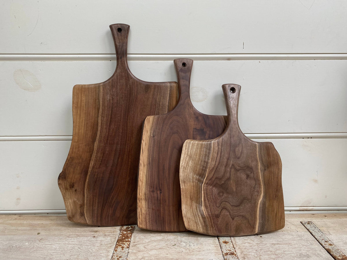 PETERMANS | 24" Black Walnut Serving Board W/ Handle