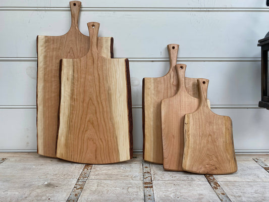 PETERMANS | 21" Cherry Serving Board W/ Handle