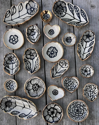 HSIEH CLAY | 4" Handmade Floral-Shaped Ceramic Catchall 22K Jewelry Dish