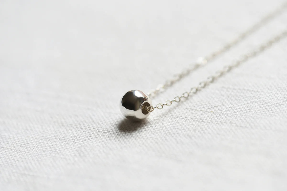 8.6.4 | Sterling Silver Sphere Necklace