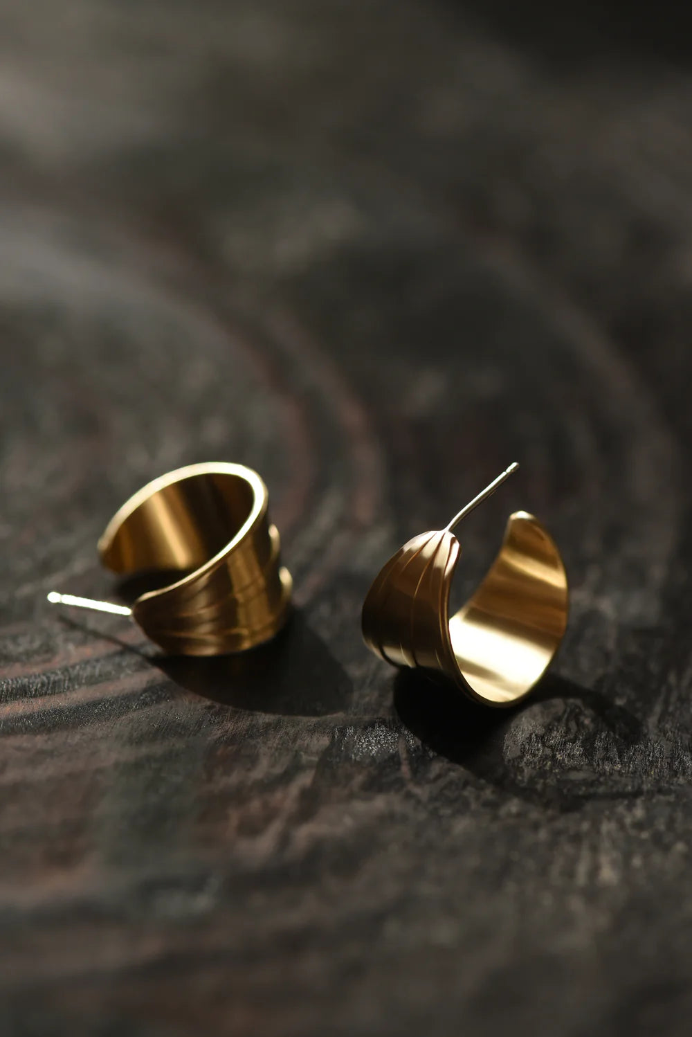 8.6.4 | Large Brass Hoops