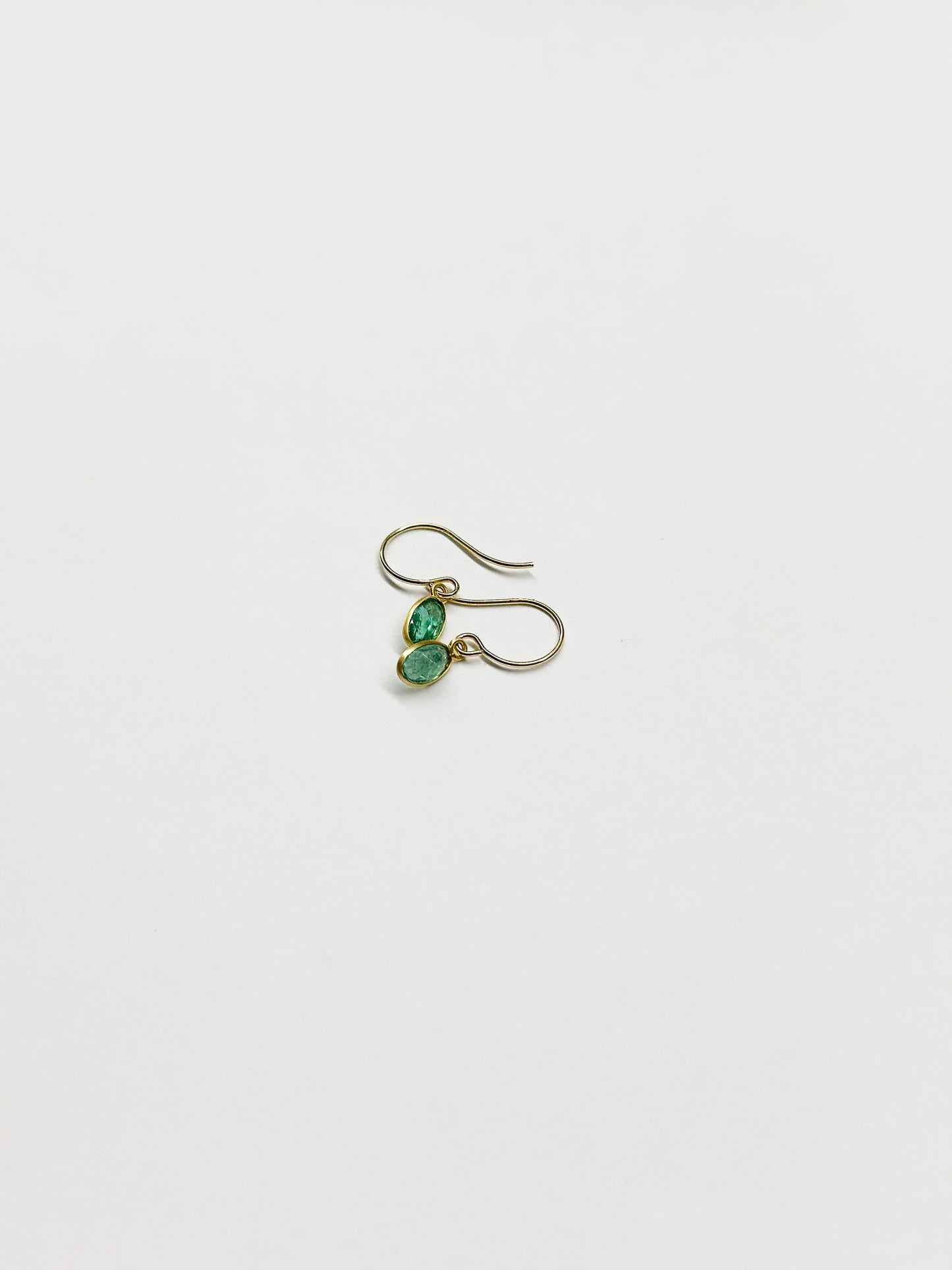MARGARET SOLOW | Emerald & 18kt Gold Earrings
