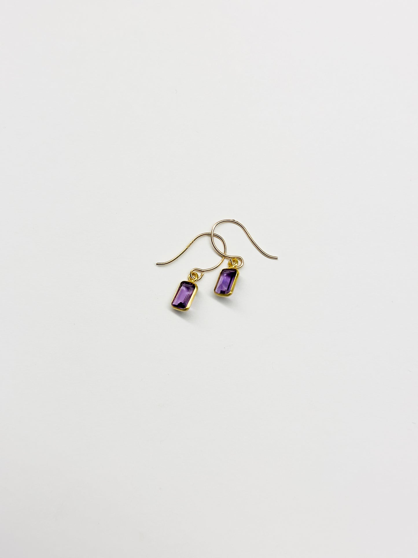 MARGARET SOLOW | Amethyst Baguette & 18kt Gold Earrings