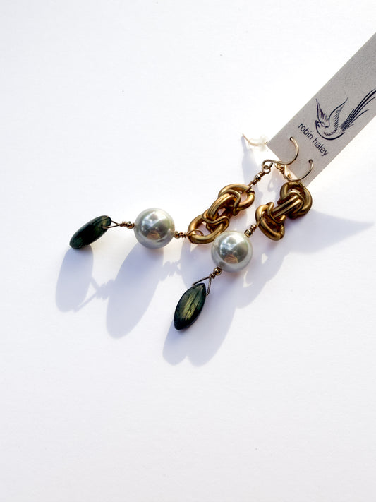 ROBIN HALEY | 14KY Gold Plate Statement Chain with Pearl and Labradorite Gems