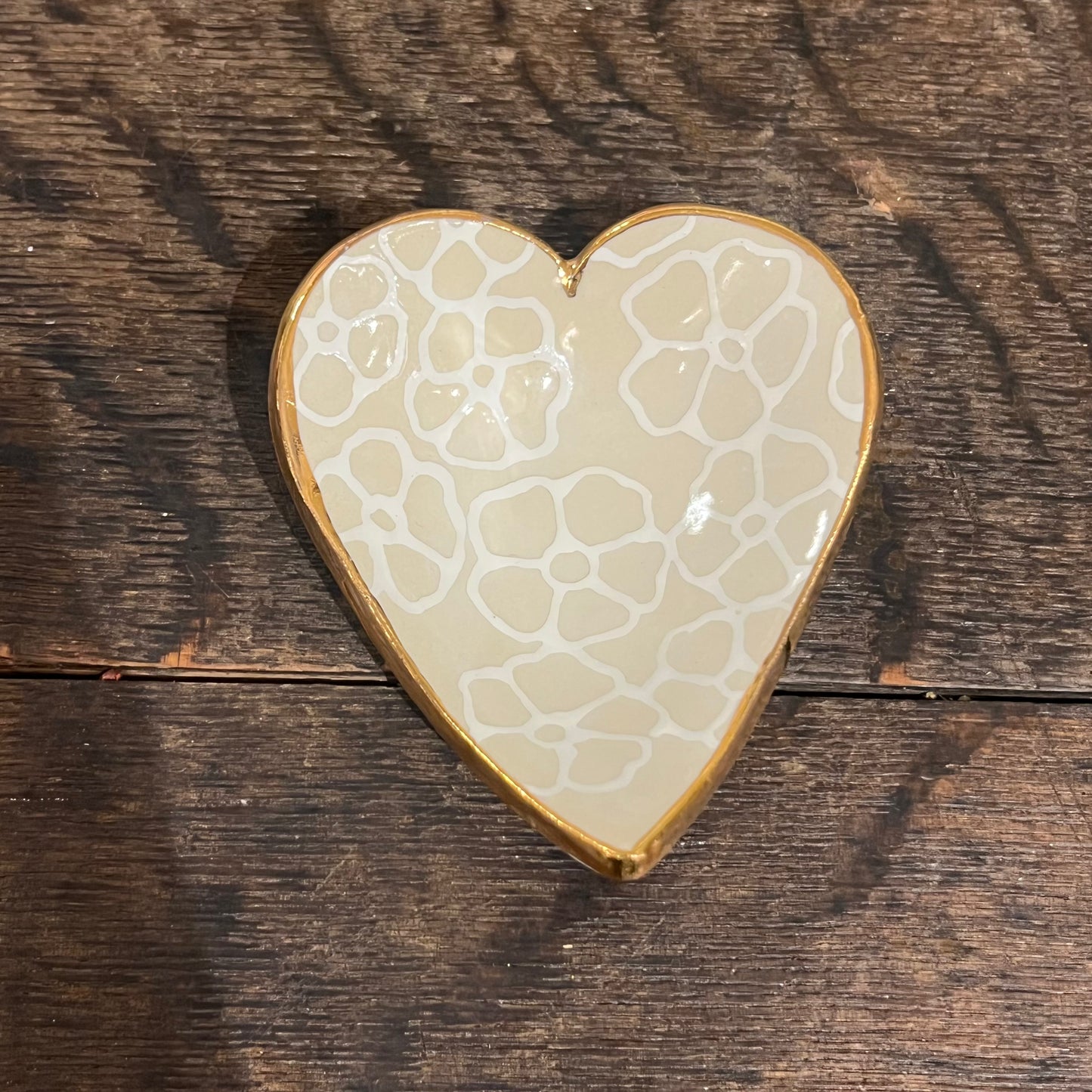 HSIEH CLAY | 4" Handmade Heart Trinket Dish – 22K Gold & Floral Design