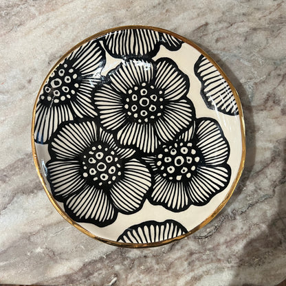 HSIEH CLAY | 7" Handmade Floral Round Ceramic Dish with 22K Gold Accents