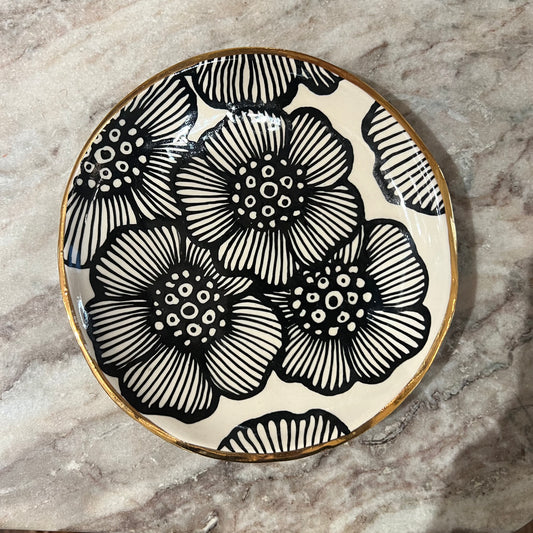 HSIEH CLAY | 7" Handmade Floral Round Ceramic Dish with 22K Gold Accents