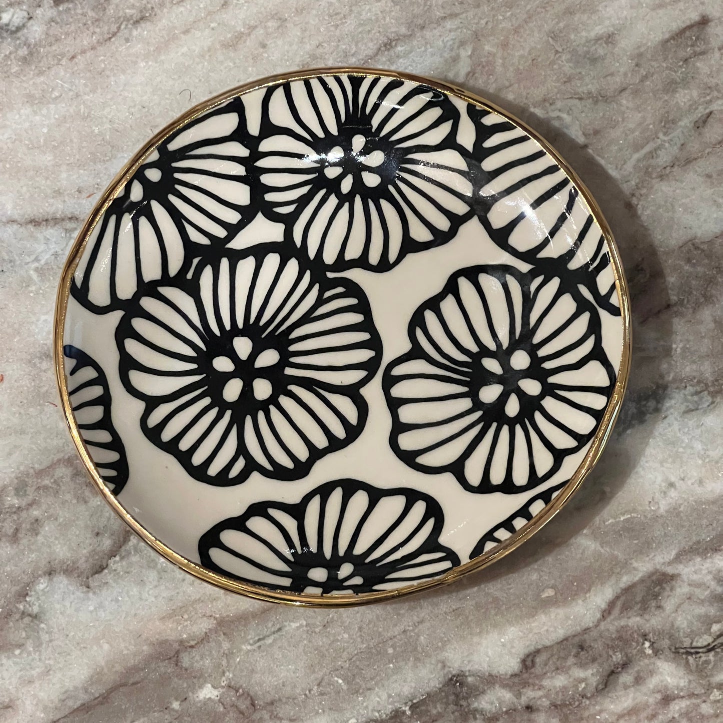 HSIEH CLAY | 7" Handmade Floral Round Ceramic Dish with 22K Gold Accents