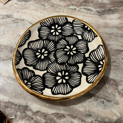 HSIEH CLAY | 7" Handmade Floral Round Ceramic Dish with 22K Gold Accents