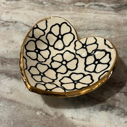 HSIEH CLAY | Handmade Heart-Shaped Floral 22K Gold Catchall Jewelry Dish