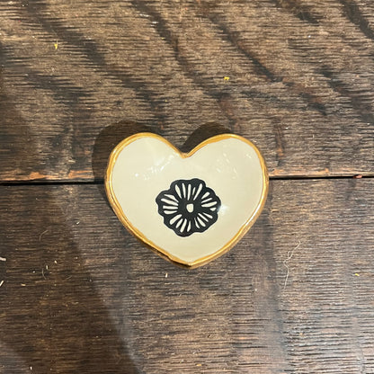 HSIEH CLAY| Handmade Heart-Shaped Floral & 22K Catchall Jewelry Dish