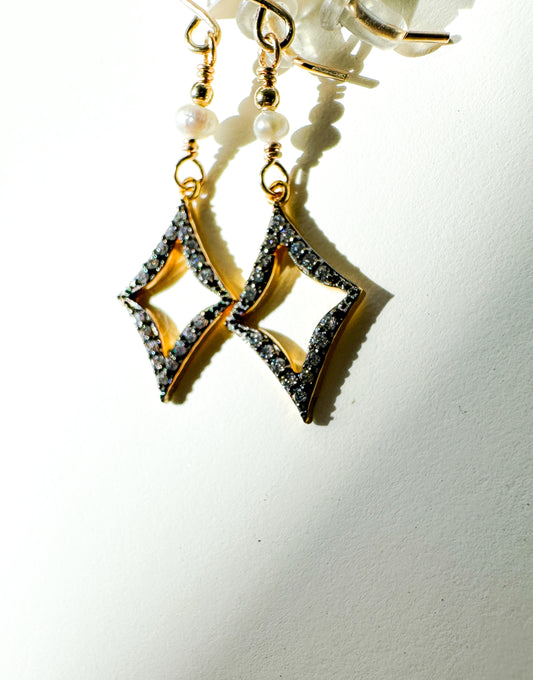 ROBIN HALEY | 14K Gold Plated Diamond shaped earring w/ White Topaz