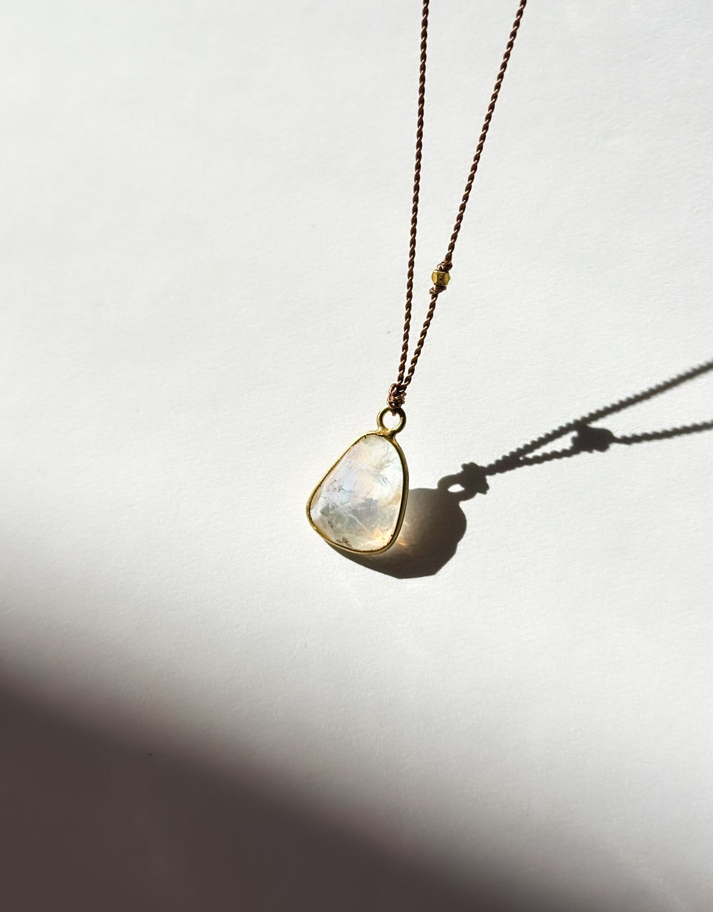 MARGARET SOLOW | Rainbow Moonstone 18k Necklace