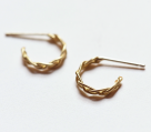 8.6.4 | Small Brass Studs