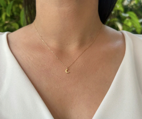 SELAH VIE FINE JEWELRY | Small Gold Moon Necklace