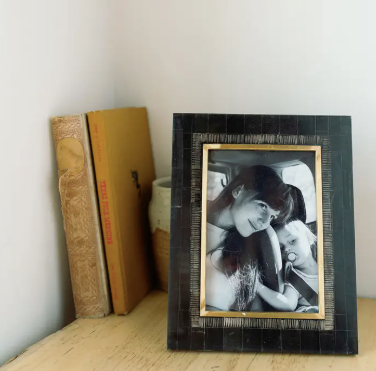 Matr Boomie | Andhera 5x7 Black Picture Frame
