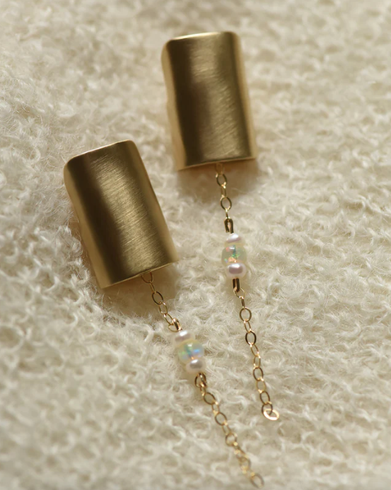 8.6.4 | Earrings Studs Pearl/Opal