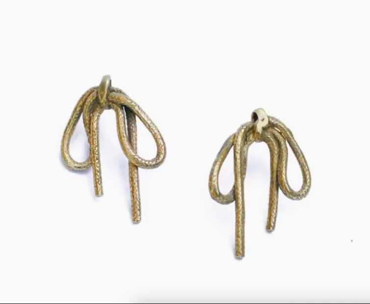 WATER SAND STONE | Brass Little Bow Studs