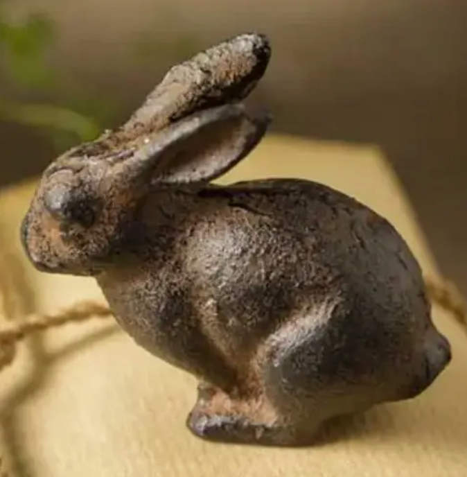 Small Cast Iron Rabbit