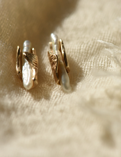 8.6.4 | Small Brass Studs EA-TP-01