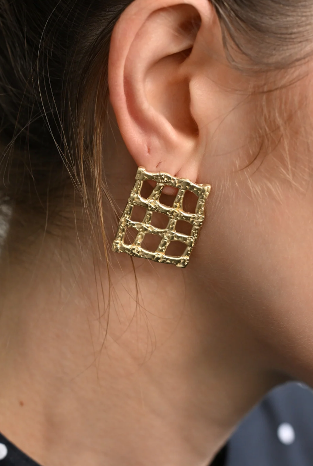 8.6.4 | Large Brass Square Studs EA-TL-133