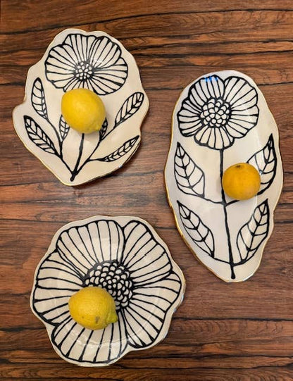 HSIEH CLAY | Handmade Floral Shape Ceramic Platter 22K Accents 7x12 MED