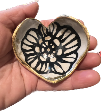 HSIEH CLAY| Handmade Heart-Shaped Floral & 22K Catchall Jewelry Dish