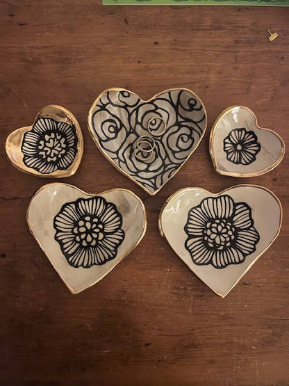 HSIEH CLAY | Handmade Heart-Shaped Floral 22K Gold Catchall Jewelry Dish