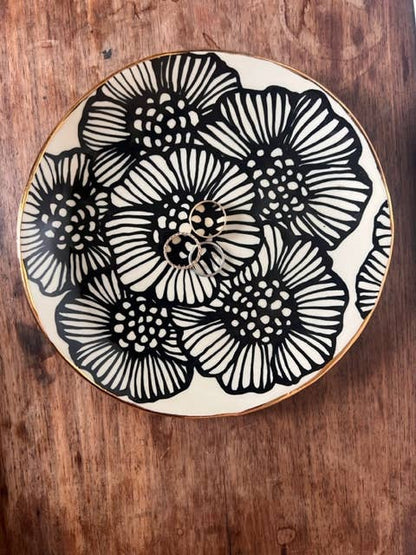 HSIEH CLAY | 7" Handmade Floral Round Ceramic Dish with 22K Gold Accents