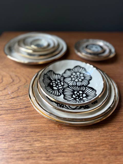 HSIEH CLAY | 7" Handmade Floral Round Ceramic Dish with 22K Gold Accents