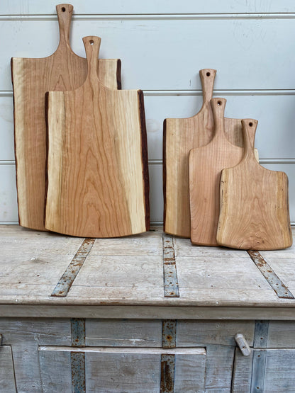 PETERMANS | 21" Cherry Serving Board W/ Handle