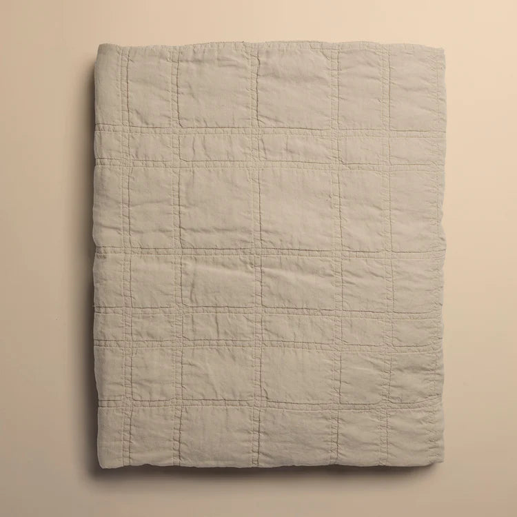 Daybreak Quilt in Natural