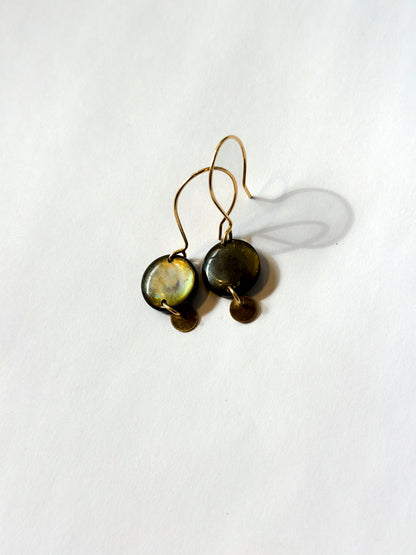 JADEWATER DESIGN | Grey Disc with Gold Disc Drop